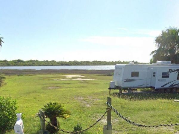 1668 N Ocean Dr, Port LaVaca, TX 77979