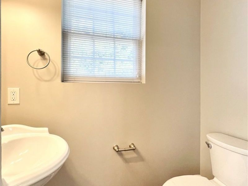 1143 Auburn Avenue, Cleveland, OH 44113 Photo 24