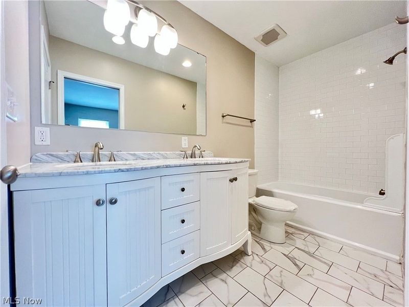 1143 Auburn Avenue, Cleveland, OH 44113 Photo 32