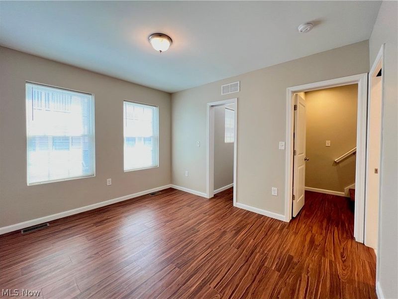 1143 Auburn Avenue, Cleveland, OH 44113 Photo 33