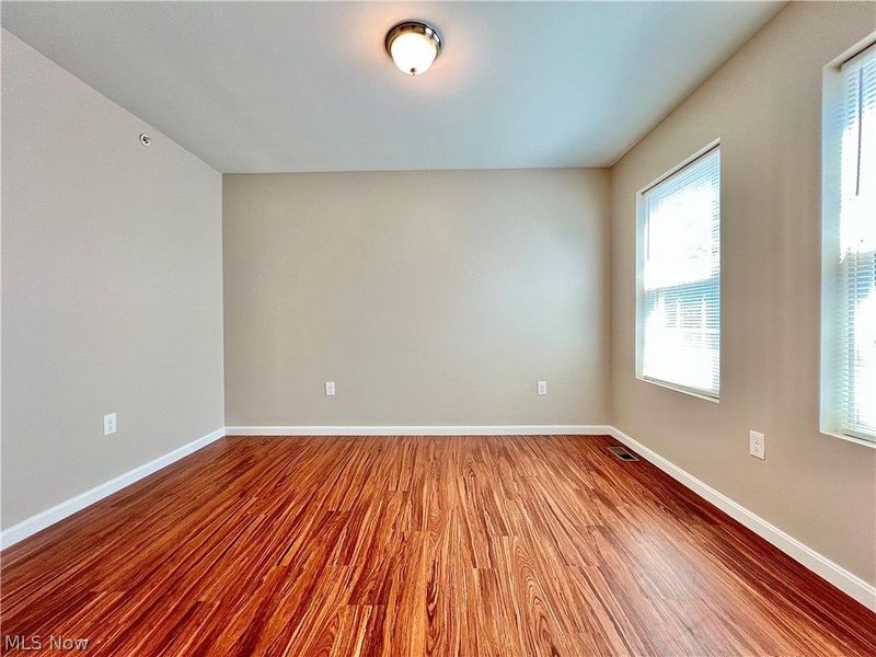 1143 Auburn Avenue, Cleveland, OH 44113 Photo 35