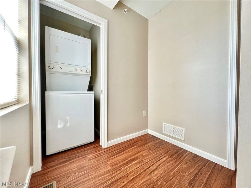 1143 Auburn Avenue, Cleveland, OH 44113 Photo 37