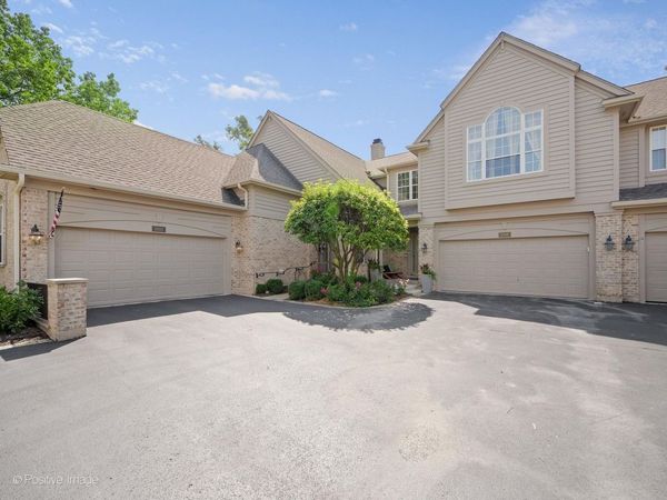 11005 EDGEBROOK Lane , Indian Head Park, IL 60525