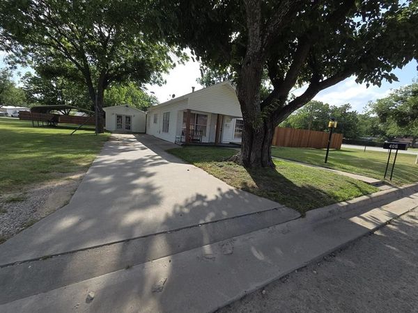 406 Broad Street, Nocona, TX 76255