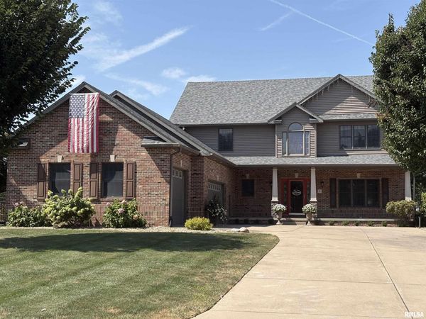 7 LAURA Place, Jacksonville, IL 62650
