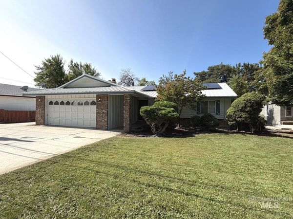 2410 S 10th Ave, Caldwell, ID 83605