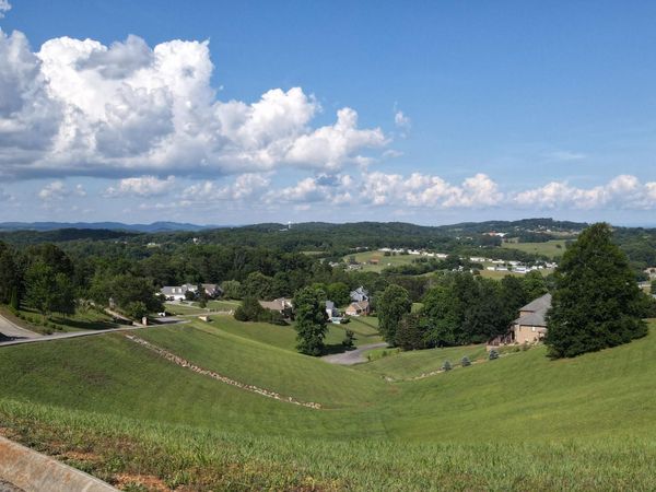 24 Bentwood Drive , Kodak, TN 37764