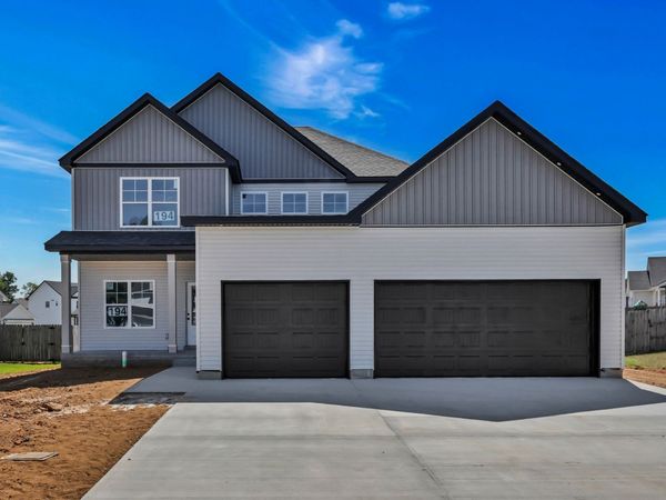 130 Monaghan Dr, Clarksville, TN 37042
