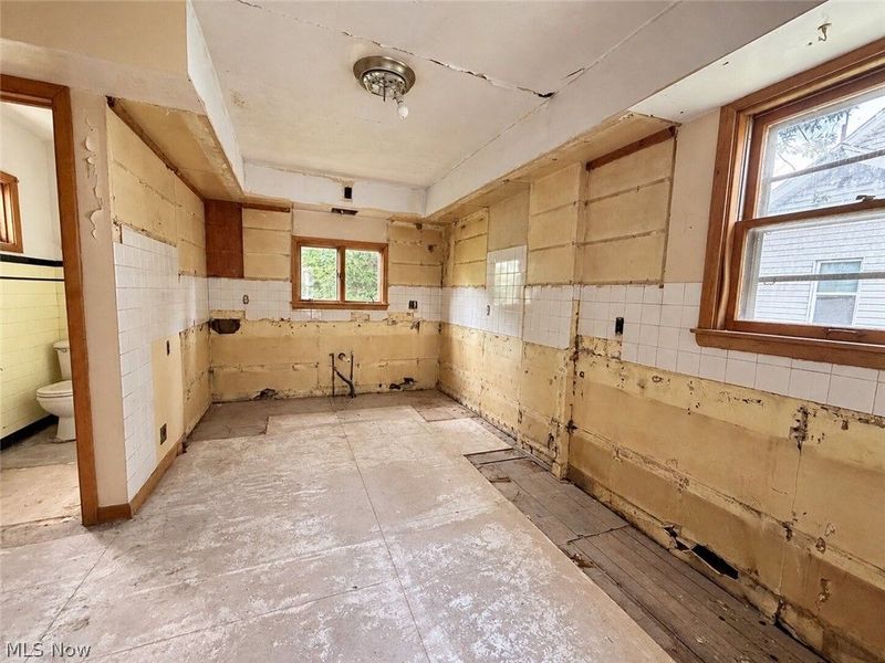 1027 Buena Vista Avenue NE, Warren, OH 44483 Photo 6
