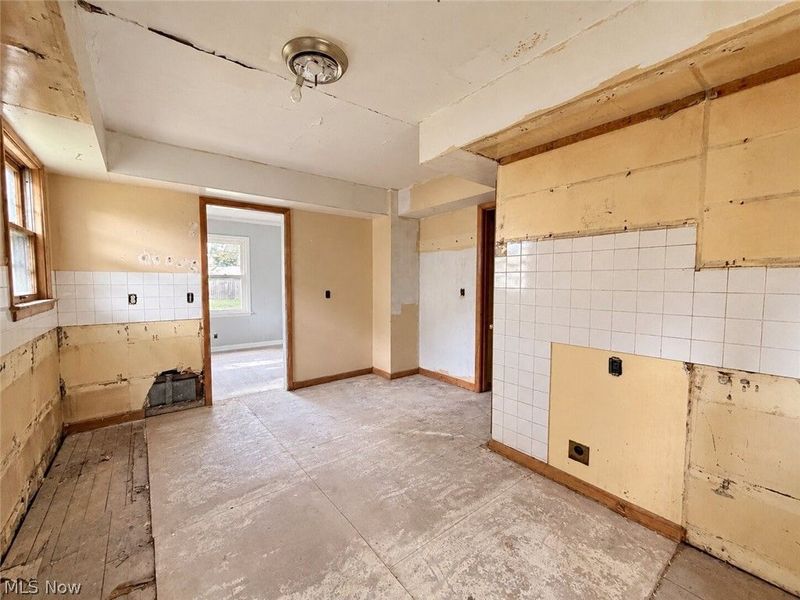 1027 Buena Vista Avenue NE, Warren, OH 44483 Photo 7