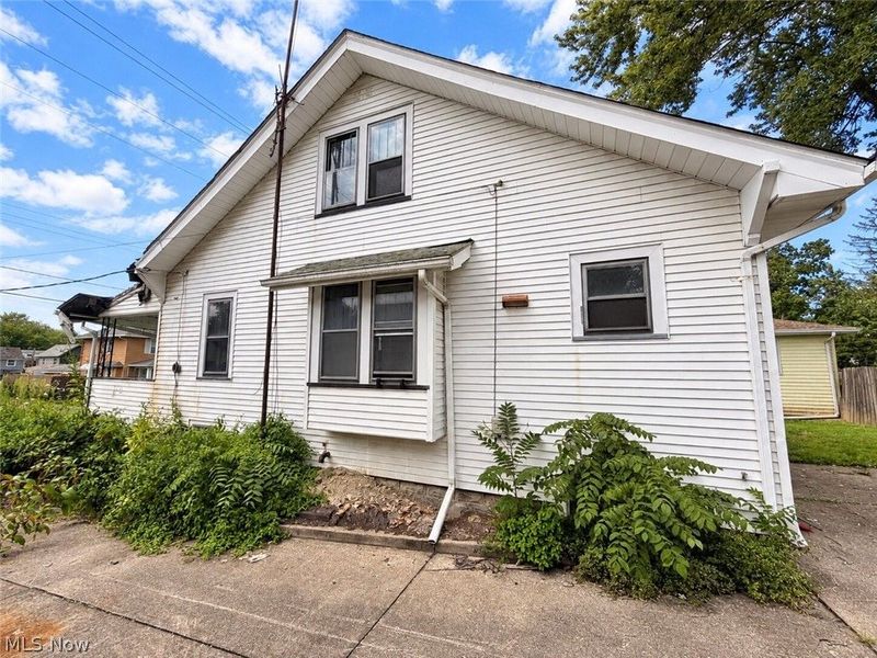 1454 Sheridan Avenue NE, Warren, OH 44483 Photo 3