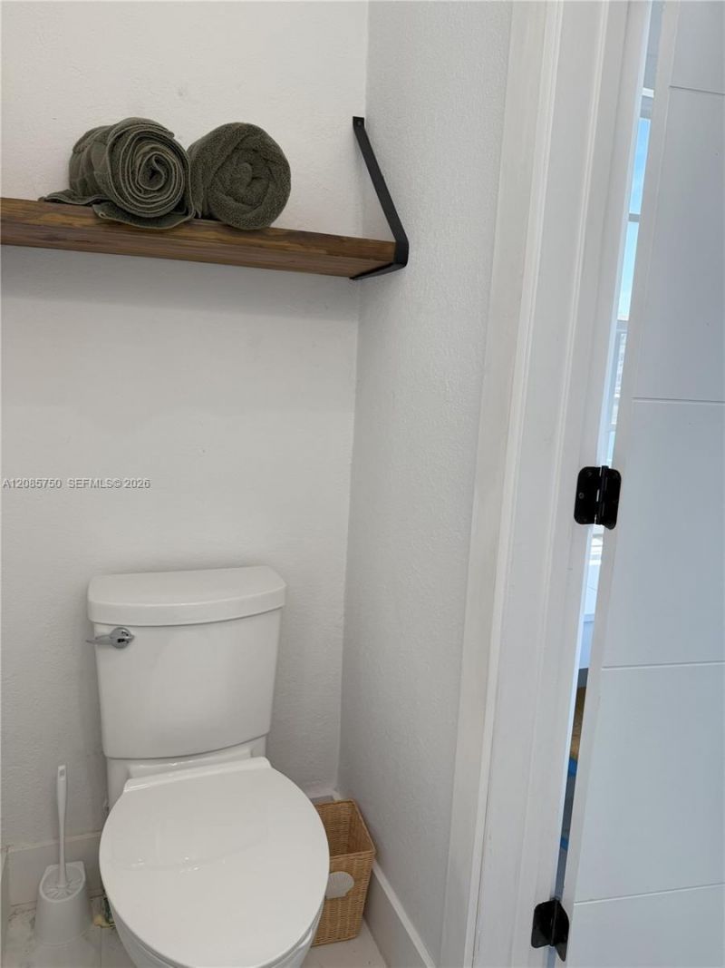 8401 Crespi Blvd, Unit 1, Miami Beach, FL 33141 Photo