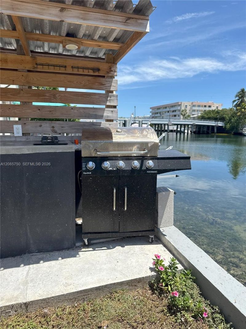 8401 Crespi Blvd, Unit 1, Miami Beach, FL 33141 Photo