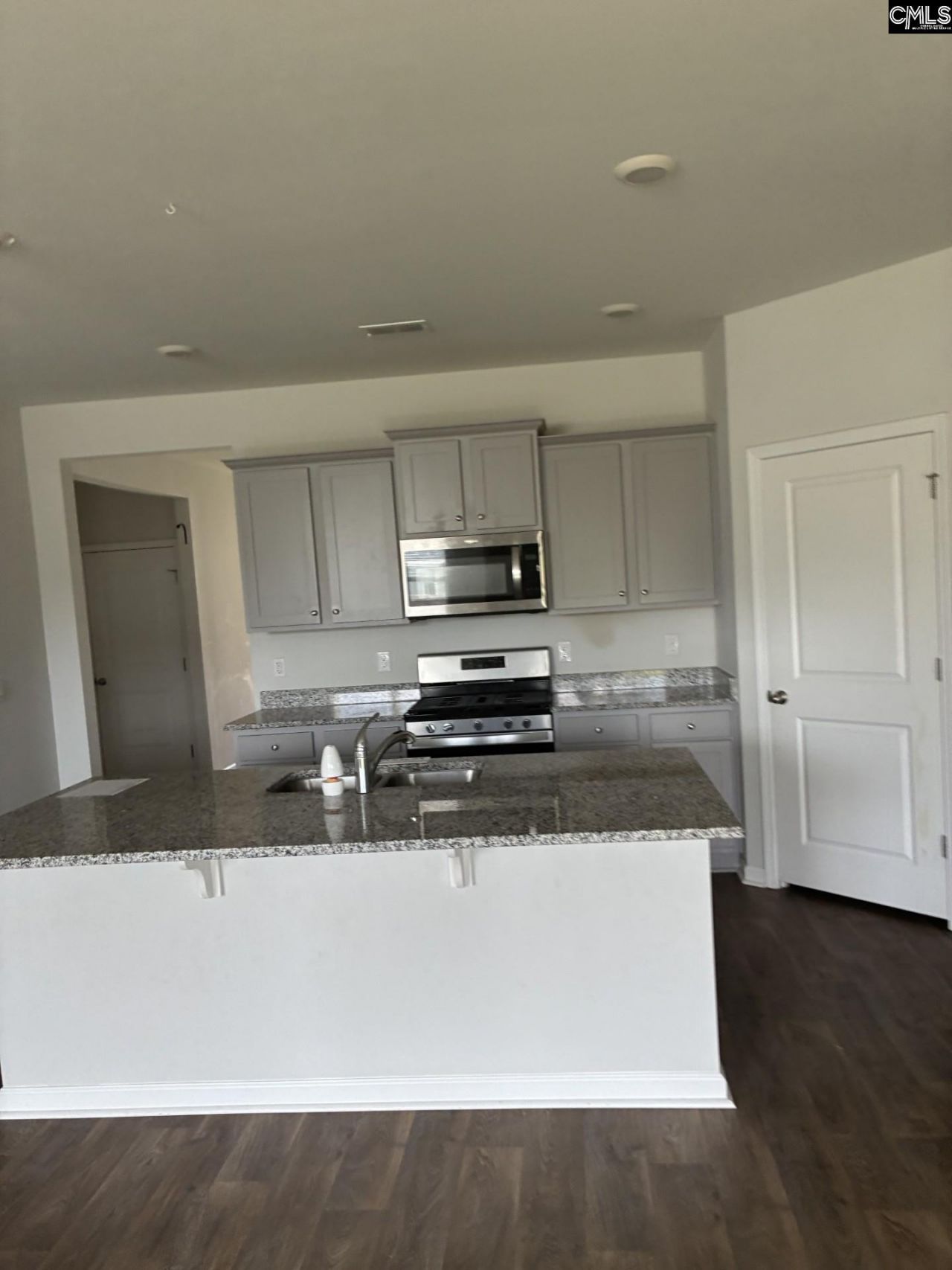 105 Woodvine Way  Photo 5