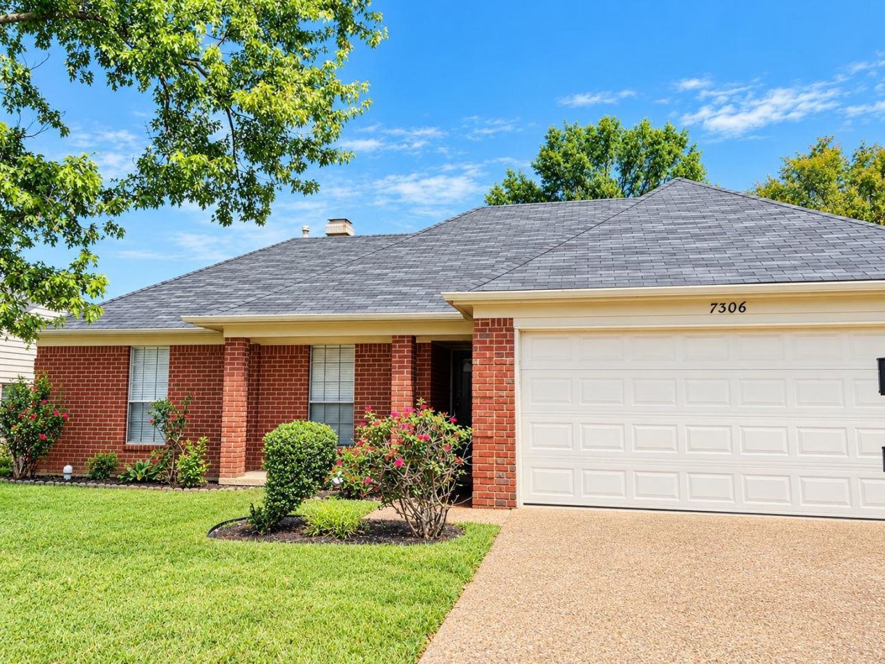 7306 English Cv, Memphis, TN 38125 Main Photo