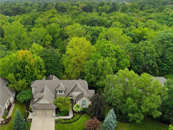 411 Stonebridge Drive , Amherst, OH 44001