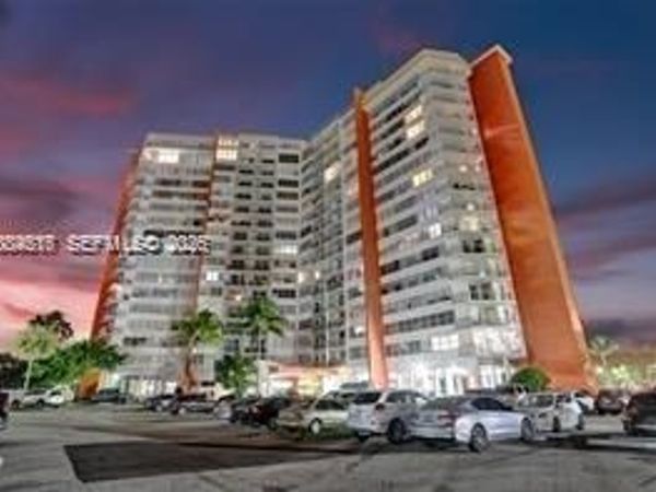 1351 NE Miami Gardens Dr, Unit 302E, Miami, FL 33179