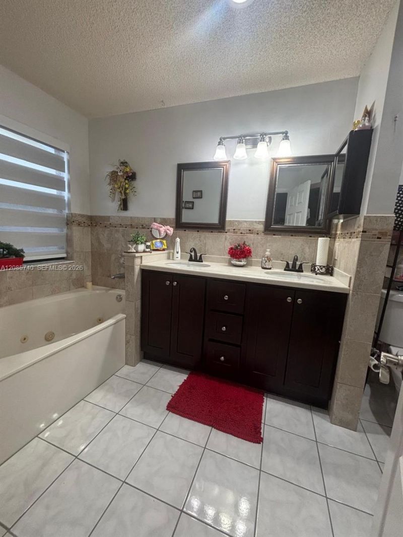 14934 SW 168th Ter, Miami, FL 33187 Photo