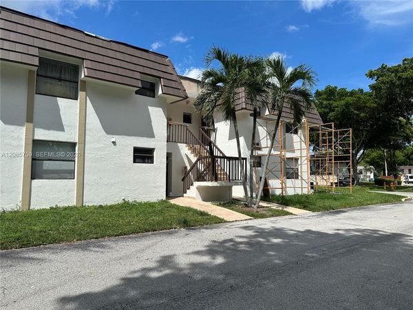 14909 SW 104th St , Unit 18-24, Miami, FL 33196