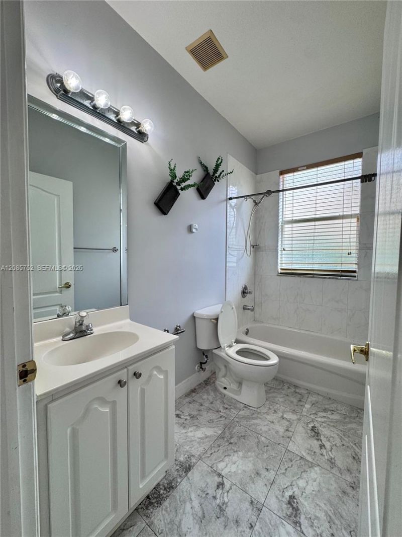 12864 NW 7th St, Miami, FL 33182 Photo