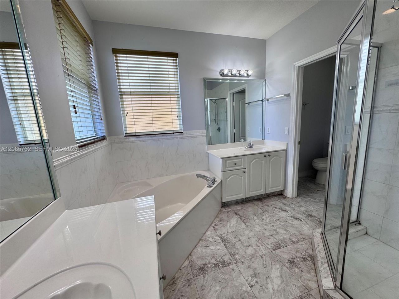 12864 NW 7th St, Miami, FL 33182 Photo