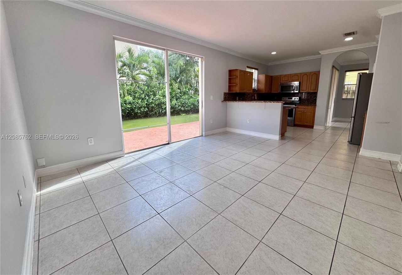 12864 NW 7th St, Miami, FL 33182 Photo