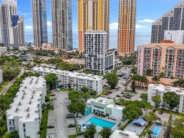 17570 Atlantic Blvd , Unit 118, Sunny Isles Beach, FL 33160
