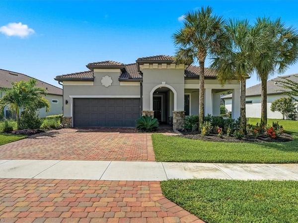 9831 Everglades DR, NAPLES, FL 34120