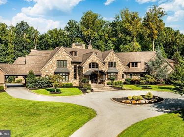 2250 OLD SENTINEL TRAIL, MALVERN, PA 19355