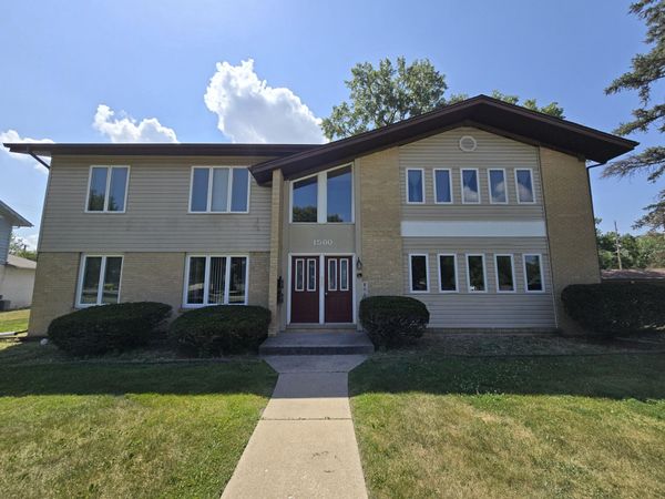 1500 Camellia Drive , Munster, IN 46321