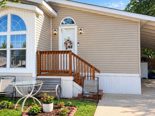 103 Charabanc Lane , Wheeling, IL 60090