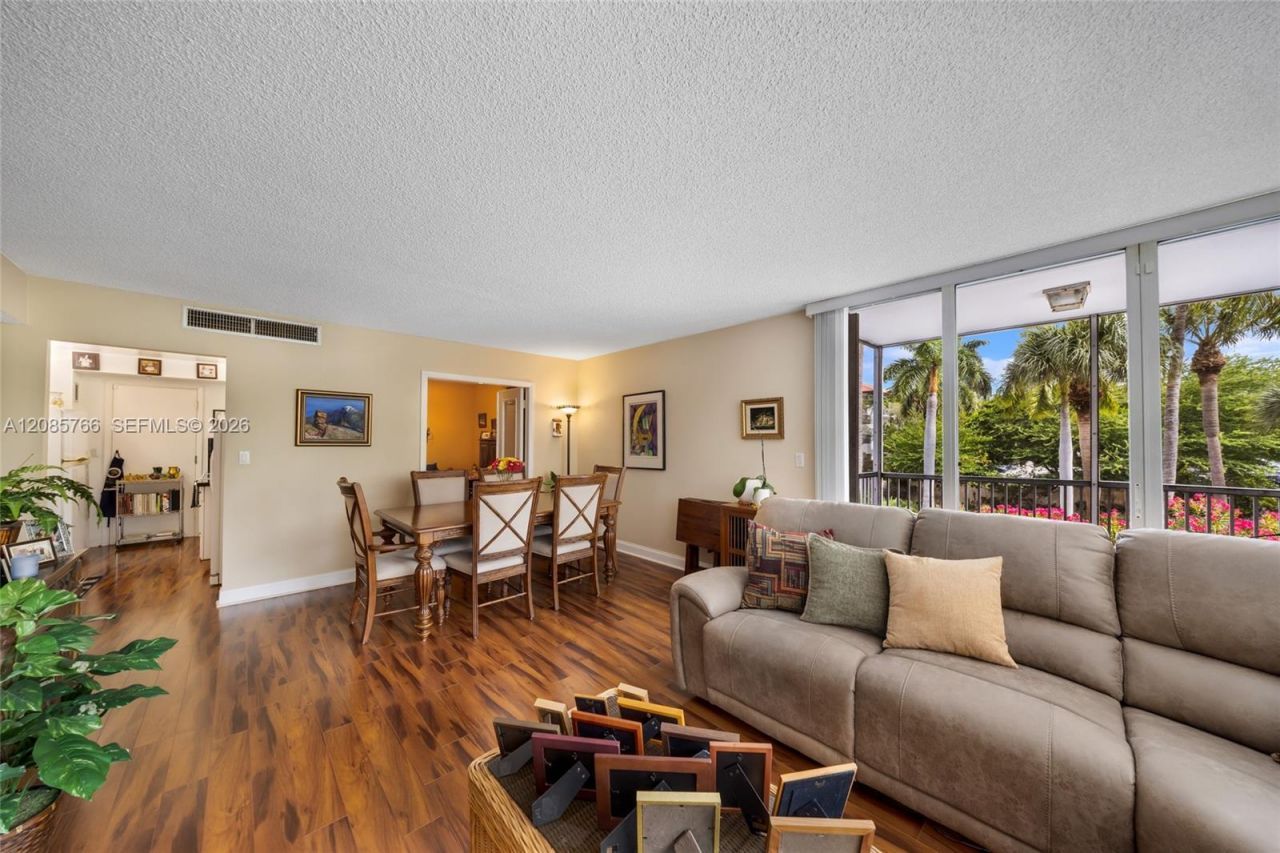 150 Ocean Lane Dr, Unit 2H, Key Biscayne, FL 33149 Photo