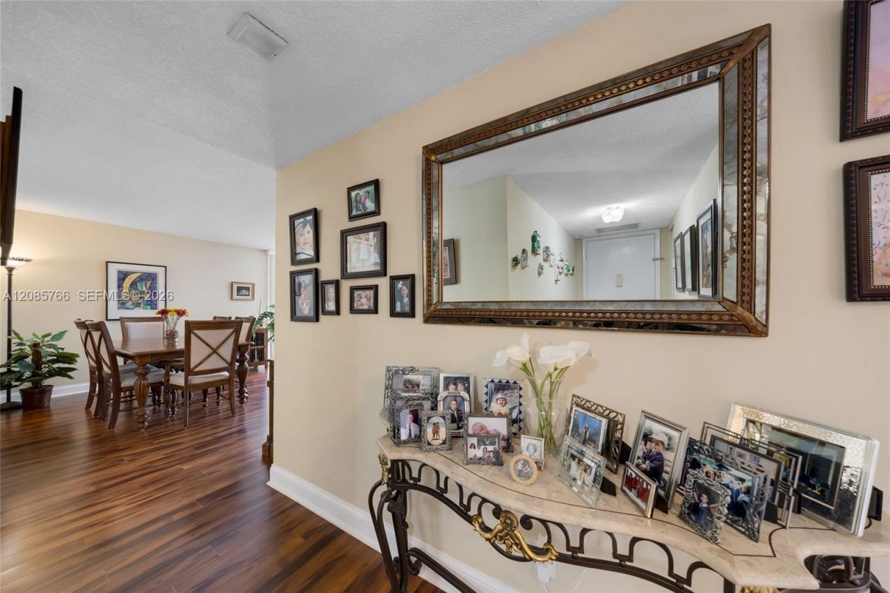 150 Ocean Lane Dr, Unit 2H, Key Biscayne, FL 33149 Photo
