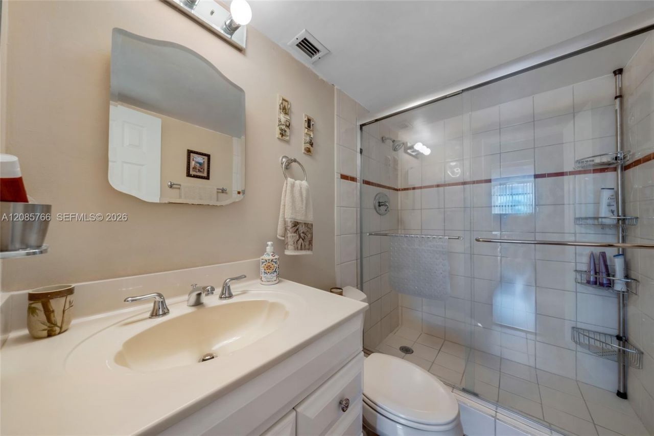 150 Ocean Lane Dr, Unit 2H, Key Biscayne, FL 33149 Photo