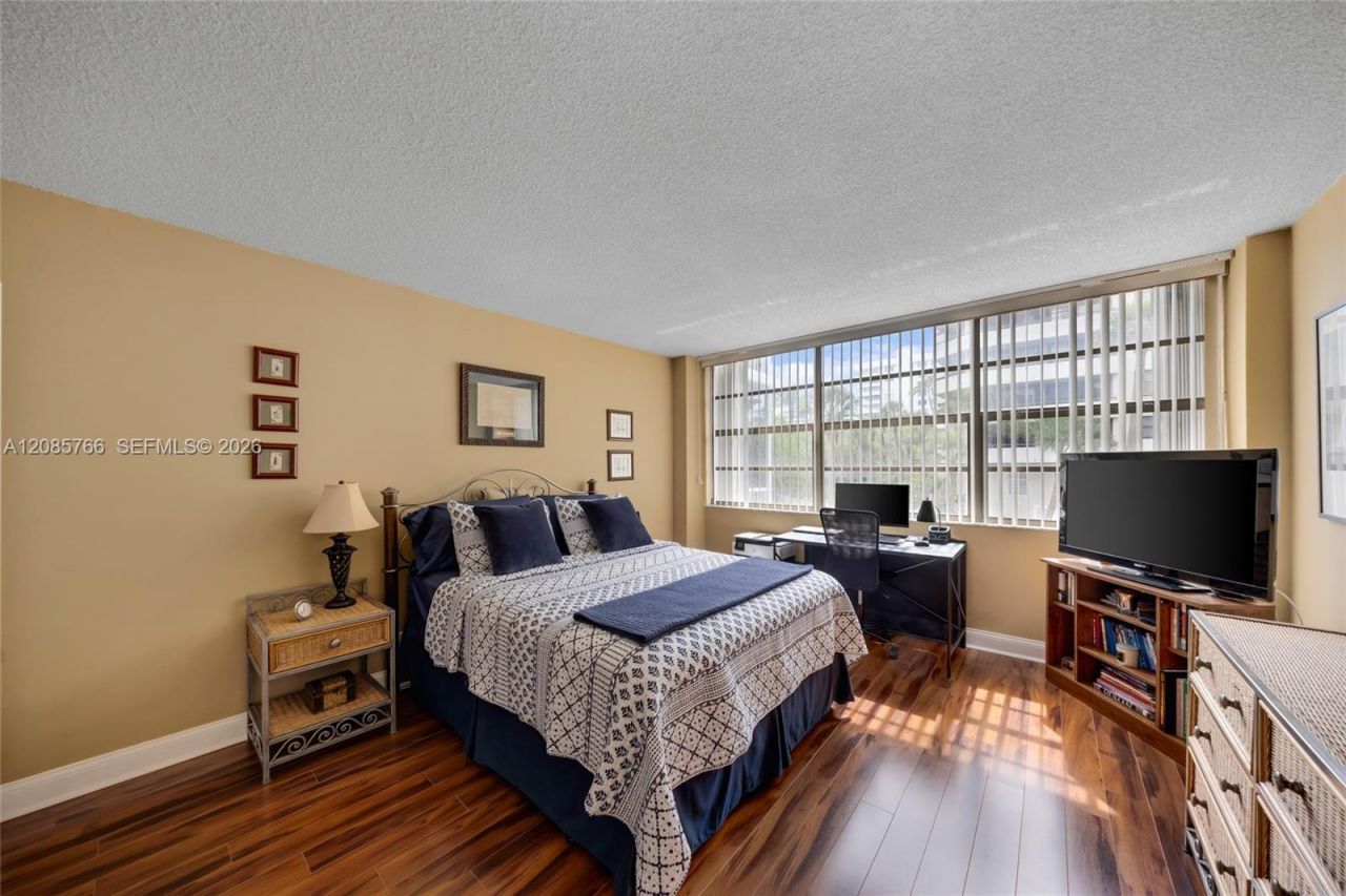 150 Ocean Lane Dr, Unit 2H, Key Biscayne, FL 33149 Photo