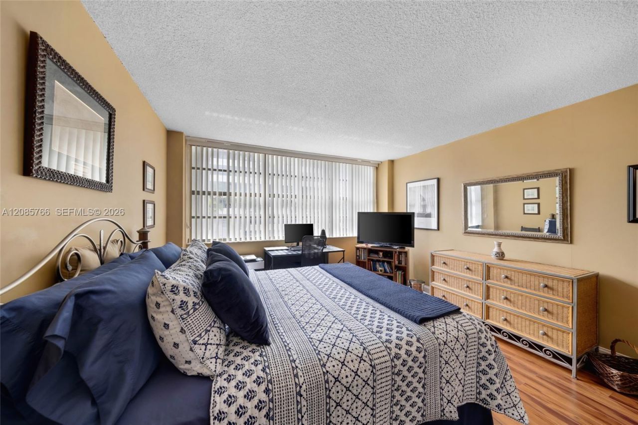 150 Ocean Lane Dr, Unit 2H, Key Biscayne, FL 33149 Photo