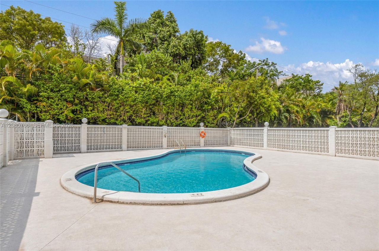150 Ocean Lane Dr, Unit 2H, Key Biscayne, FL 33149 Photo
