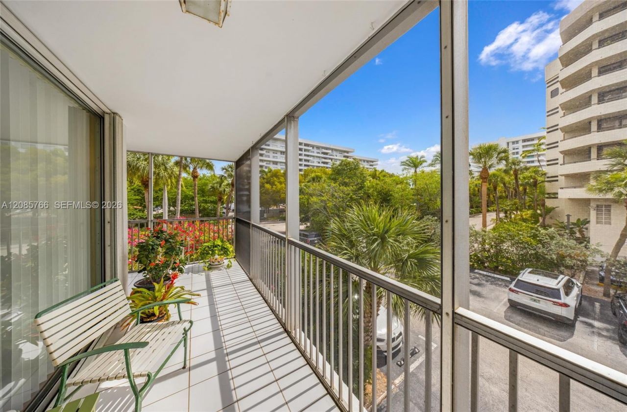 150 Ocean Lane Dr, Unit 2H, Key Biscayne, FL 33149 Photo