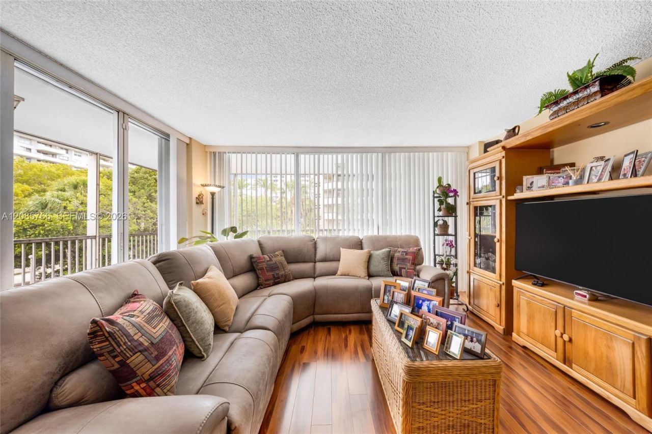 150 Ocean Lane Dr, Unit 2H, Key Biscayne, FL 33149 Photo