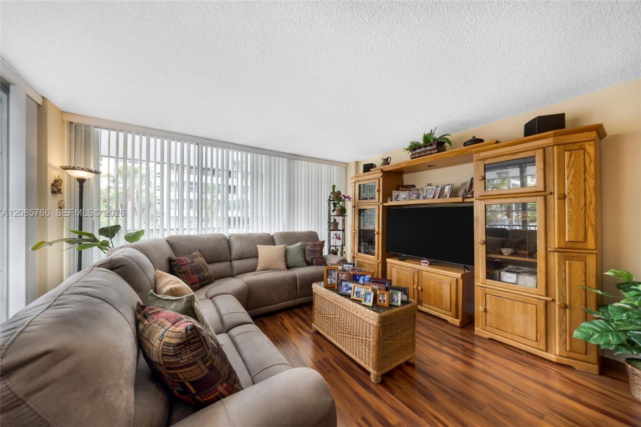 150 Ocean Lane Dr, Unit 2H, Key Biscayne, FL 33149 Photo