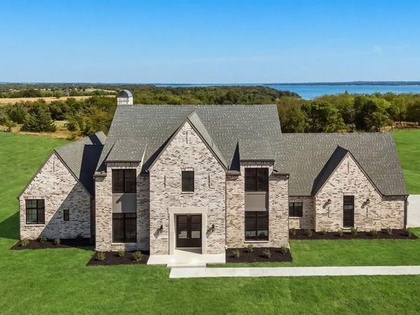 1111 Lakeway Drive , Sanger, TX 76266