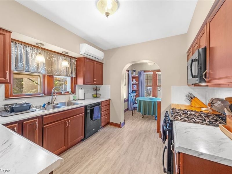 221 Raff Road NW, Canton, OH 44718 Photo 10