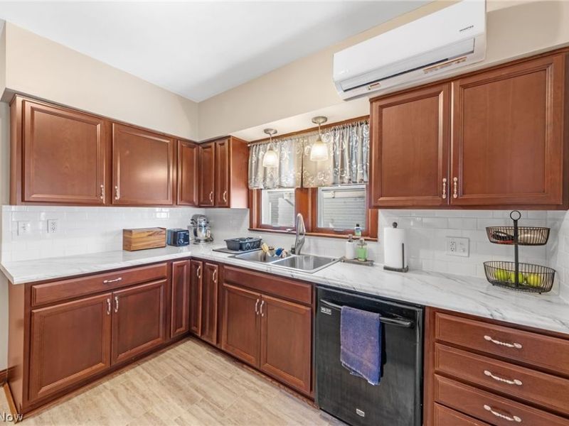 221 Raff Road NW, Canton, OH 44718 Photo 12