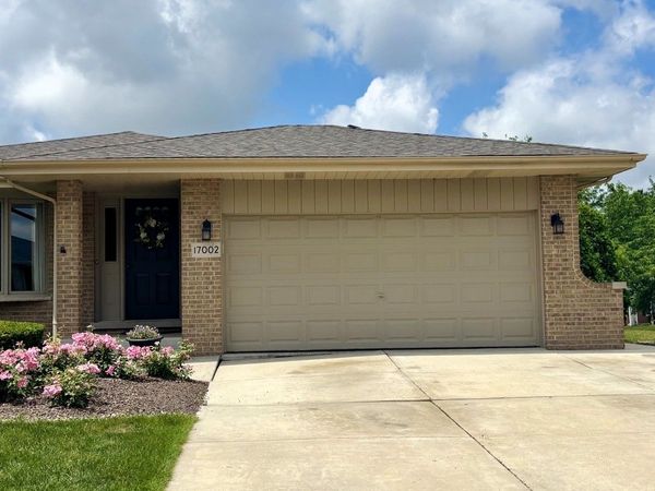 17002 Ozark Avenue , Tinley Park, IL 60477
