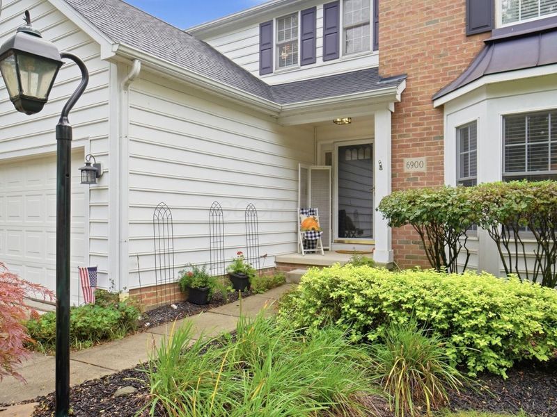 6900 Sunningdale Drive, Westerville, OH 43082 Photo 3