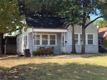2744 Honeysuckle Avenue, Fort Worth, TX 76111