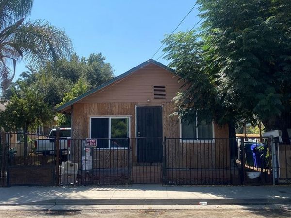 207 W River Ave, Porterville, CA 93257