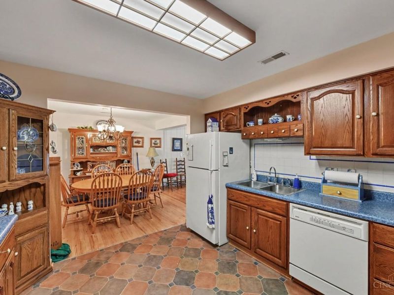 1327 Libby Lane, Ohio Township, OH 45157 Photo 6