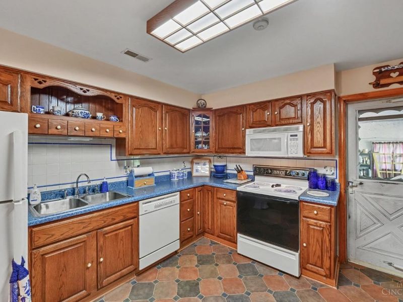 1327 Libby Lane, Ohio Township, OH 45157 Photo 7