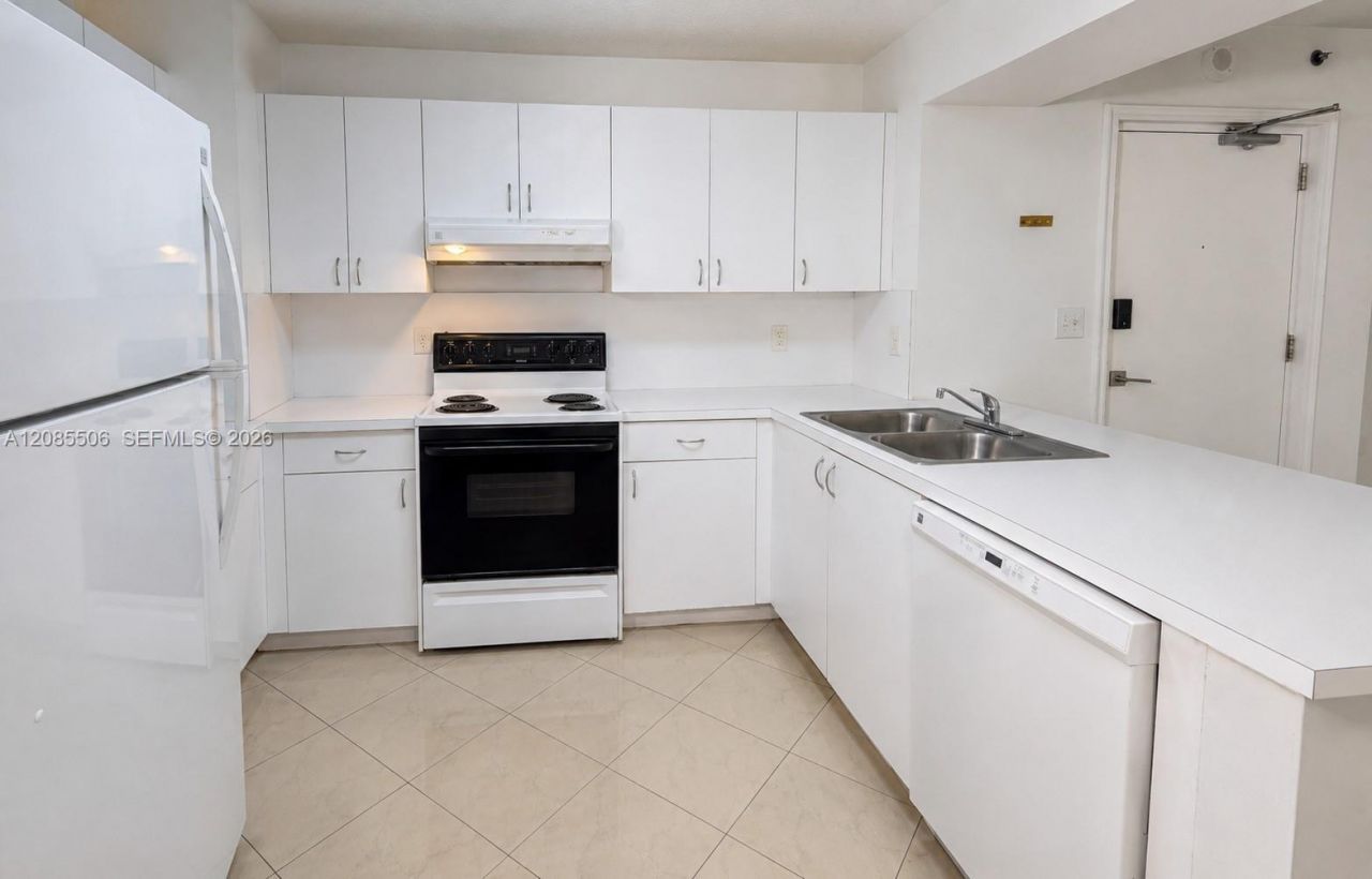 104 SW 9th St, Unit 1403, Miami, FL 33130 Photo